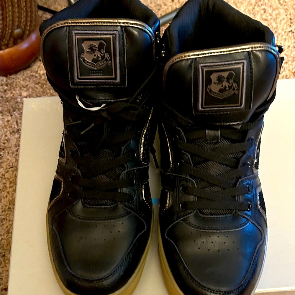 Men’s Vlado LED Pack Hi Top Sneakers Black & Gold Size 11